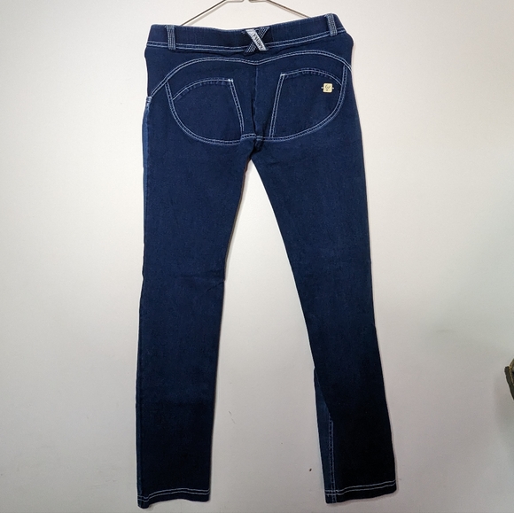 Blue Jeans - Picture 2 of 2